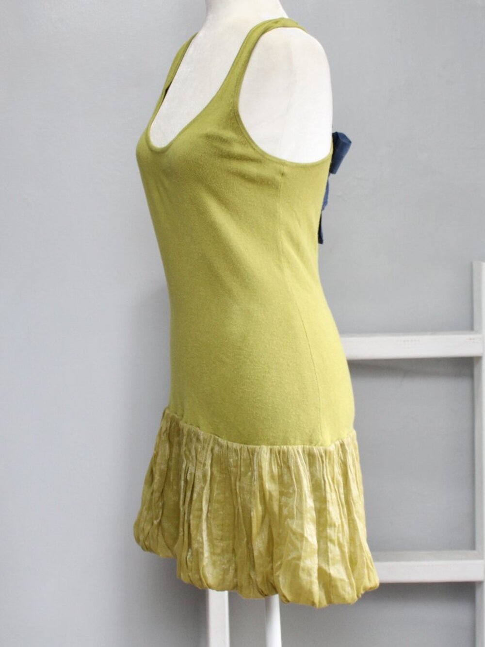 Vintage Y2K Couture 2006 Green Bubble Hem Mini Dress Blue Bow Accent Size Small - Picture 3 of 8